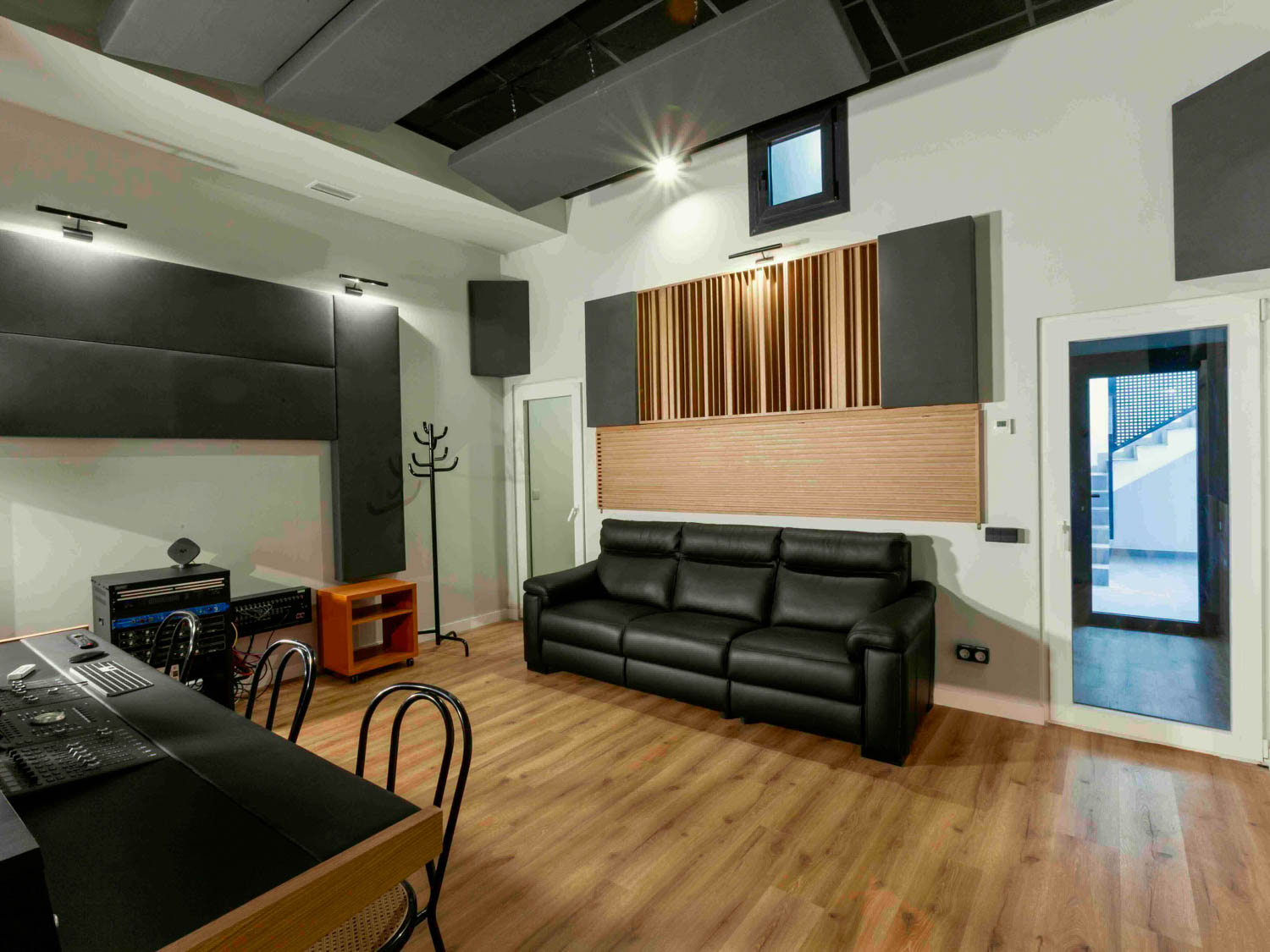 Grabación de orquestas y big bands en estudio profesional en Madrid