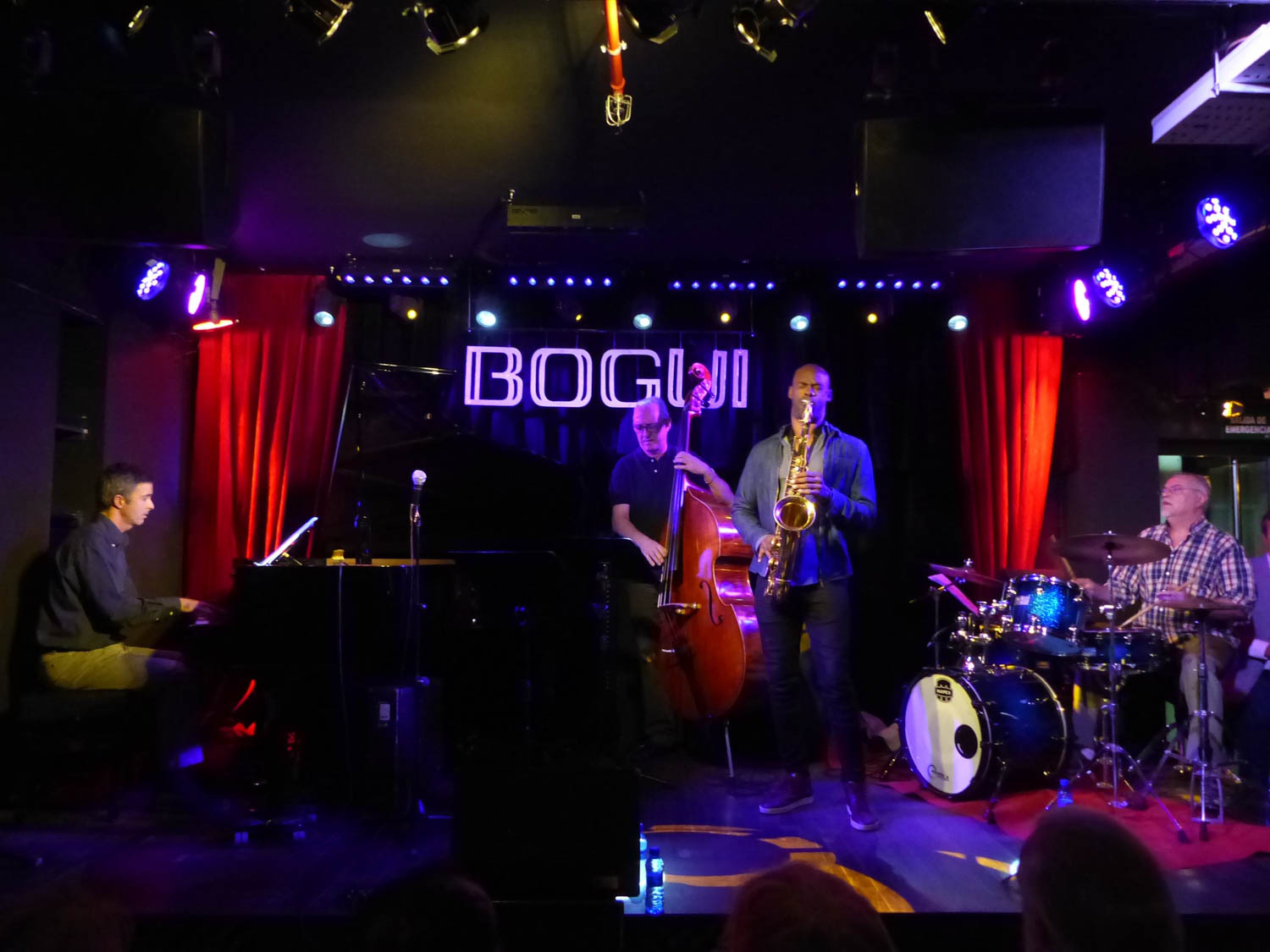 Bogui Inoidel, Richie, Sergio